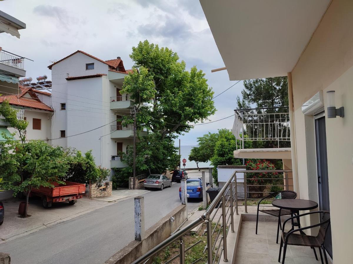 Estrella Rooms Nea Kallikrateia ภายนอก รูปภาพ