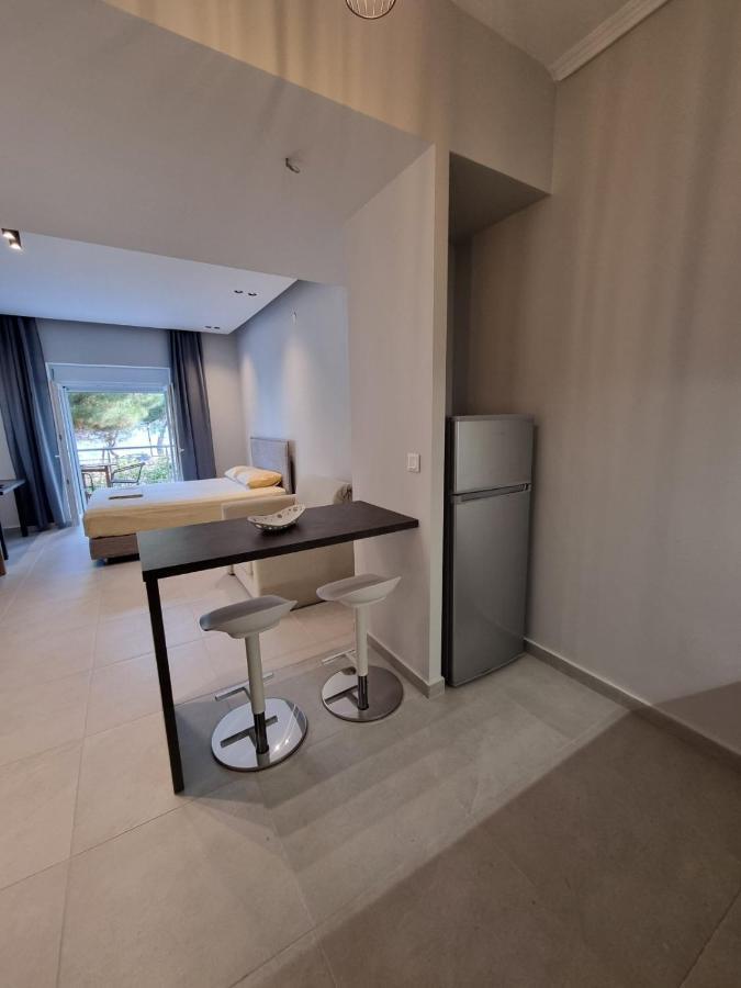 Estrella Rooms Nea Kallikrateia ภายนอก รูปภาพ